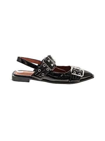 Unbranded Flats (view 1)