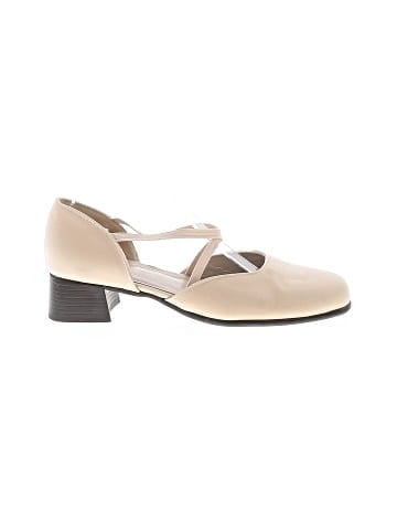 Munro American Heels (view 1)