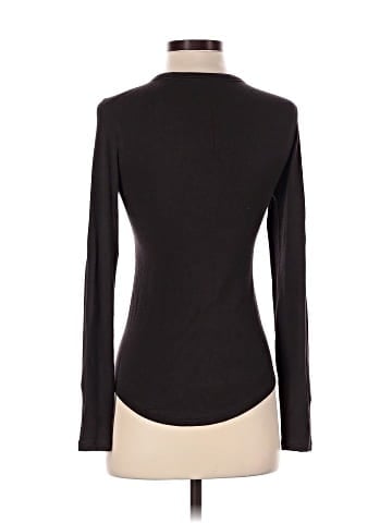 Lululemon Athletica Long Sleeve T-Shirt (view 2)