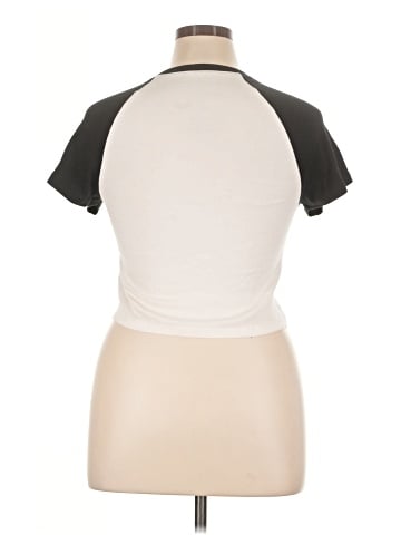 Hello Kitty Short Sleeve T-Shirt (view 2)