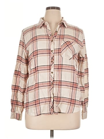 Maurices Long Sleeve Button-Down Shirt (view 1)