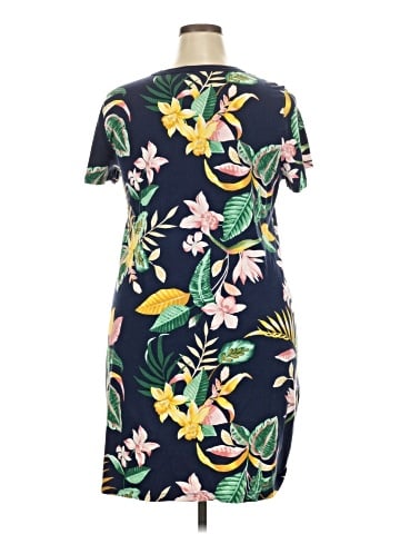 Old Navy Casual Dress (view 2)