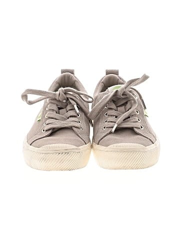 Cariuma Sneakers (view 2)