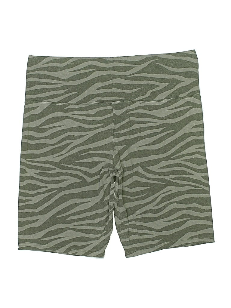 Pre-owned Secret Treasures Shorts In Green