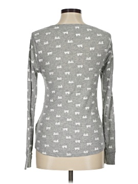Old Navy Long Sleeve T-Shirt (view 2)