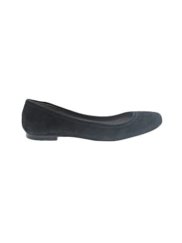 Stuart Weitzman Flats (view 1)