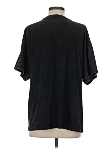 Kiss Short Sleeve T-Shirt (view 2)