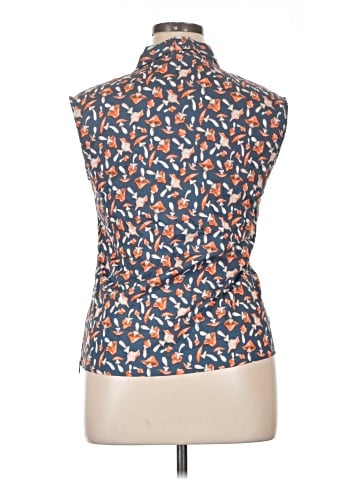 Retrolicious Sleeveless Button-Down Shirt (view 2)