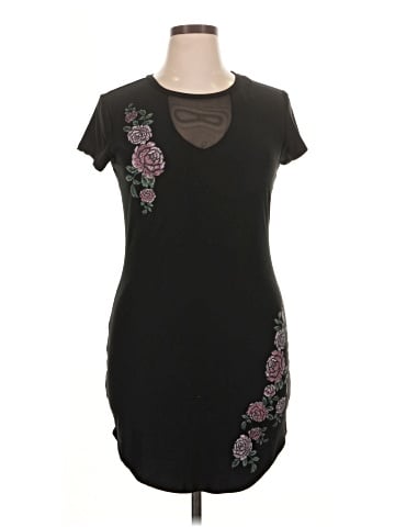 No Boundaries Casual Dress (view 1)