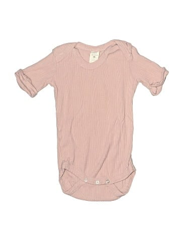 Kate Quinn Organics Short Sleeve Onesie (view 1)