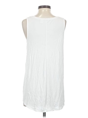 Old Navy Sleeveless T-Shirt (view 2)