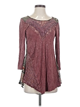 Gimmicks 3/4 Sleeve Top (view 1)
