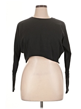 Lululemon Athletica 3/4 Sleeve T-Shirt (view 1)