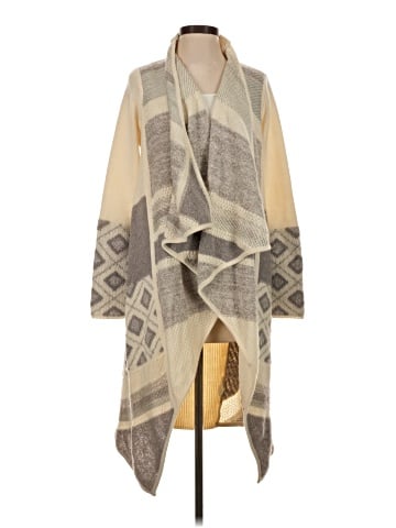 Vince. Poncho (view 1)