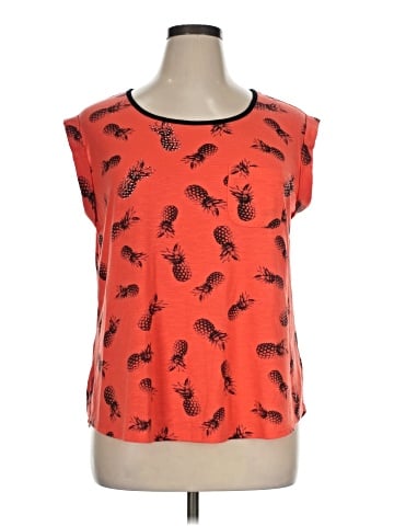 Eyeshadow Sleeveless T-Shirt (view 1)