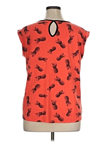 Eyeshadow Sleeveless T-Shirt (view 2)