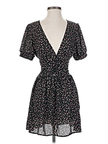 Urban Outfitters Casual Dress (view 1)