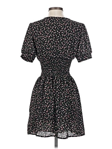 Urban Outfitters Casual Dress (view 2)