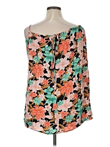 O'Neill 3/4 Sleeve Blouse (view 2)