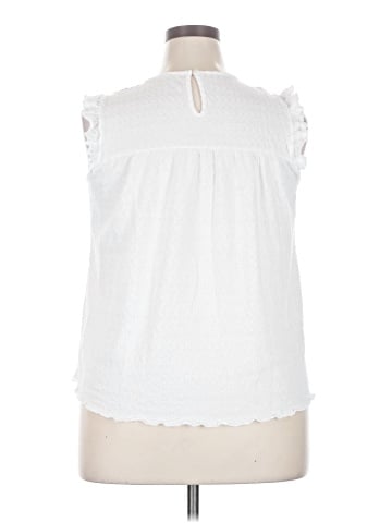 Maurices Sleeveless T-Shirt (view 2)