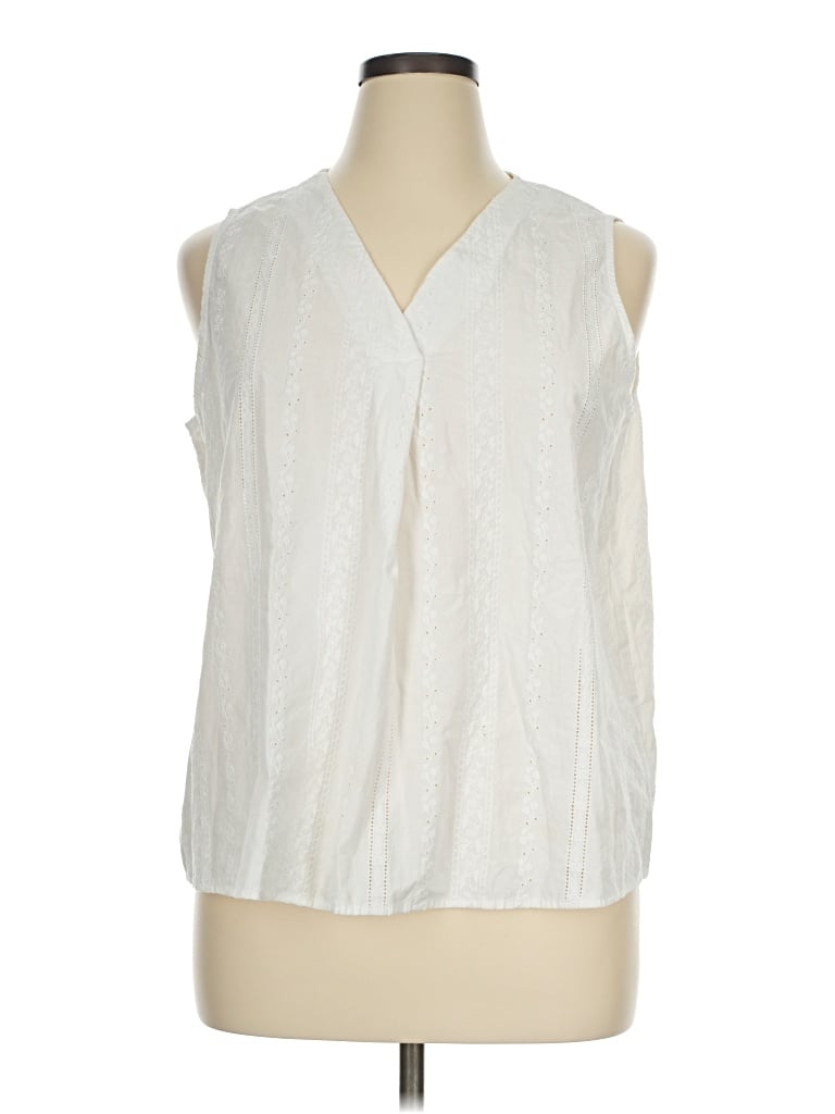 Pre-owned Time And Tru Sleeveless Blouse In Ivory