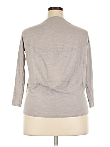 Lululemon Athletica 3/4 Sleeve T-Shirt (view 2)