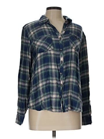 Maurices Long Sleeve Button-Down Shirt (view 1)
