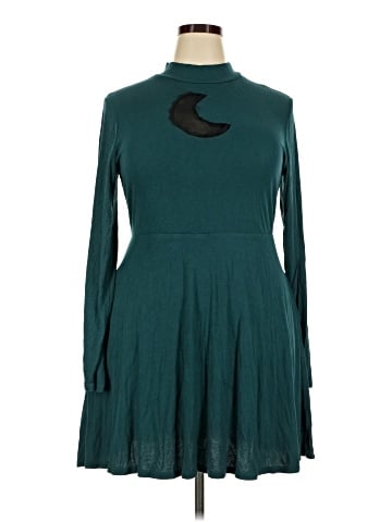 Hot Topic Casual Dress (view 1)
