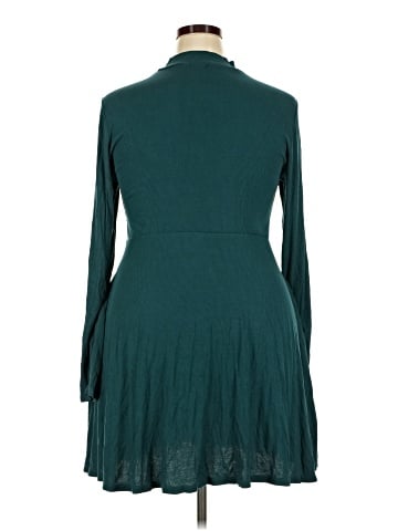 Hot Topic Casual Dress (view 2)