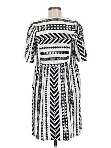 Old Navy Casual Dress (view 2)