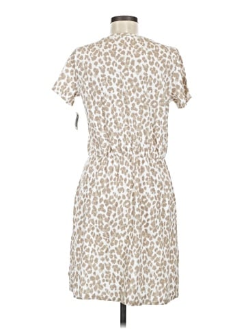Old Navy Casual Dress (view 2)