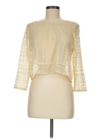 American Eagle Outfitters 3/4 Sleeve Top (view 1)