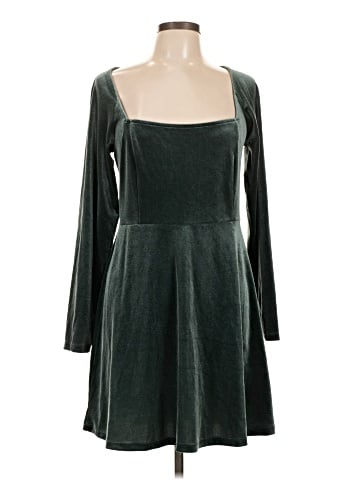 Old Navy Casual Dress (view 1)