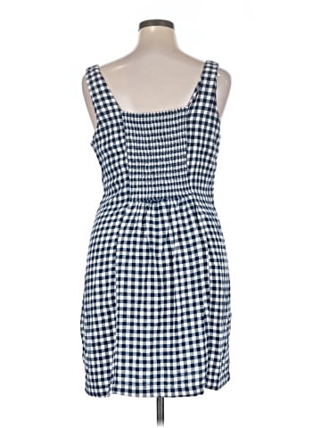 Old Navy Casual Dress (view 2)