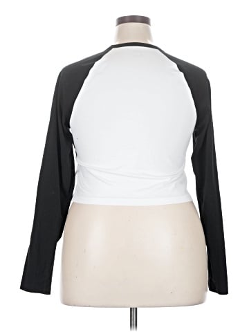 Victoria's Secret Pink 3/4 Sleeve T-Shirt (view 2)