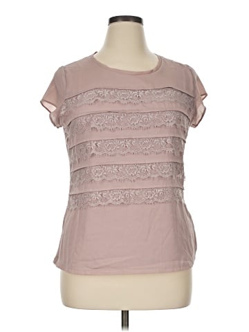 The Limited Short Sleeve Top (view 1)