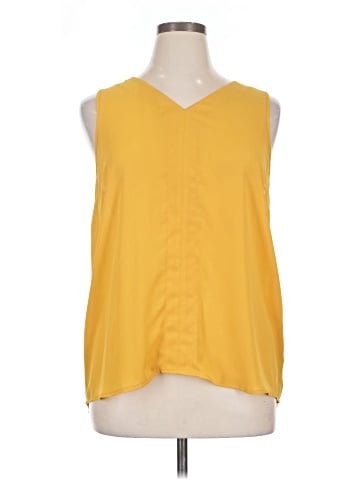 Maurices Sleeveless T-Shirt (view 1)