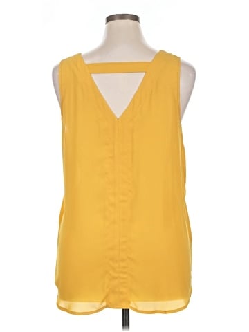 Maurices Sleeveless T-Shirt (view 2)
