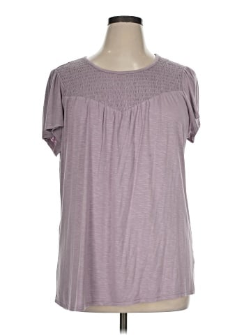 Maurices Short Sleeve T-Shirt (view 1)