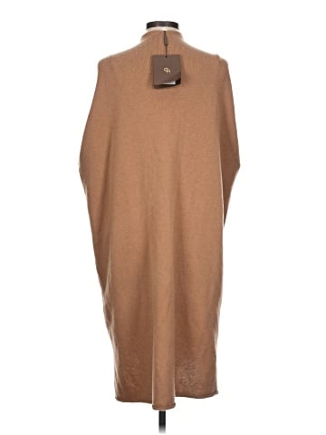 Gentle Herd Poncho (view 2)