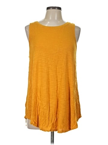 Old Navy Sleeveless T-Shirt (view 1)