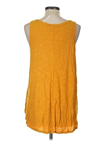 Old Navy Sleeveless T-Shirt (view 2)