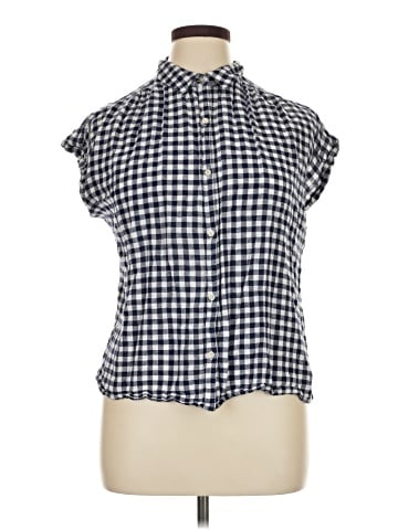 Old Navy Sleeveless Button-Down Shirt (view 1)