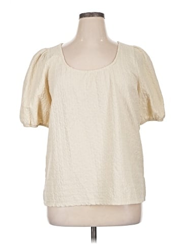 Maurices Short Sleeve T-Shirt (view 1)