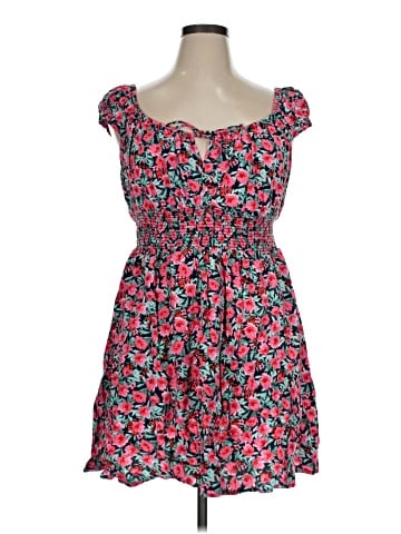Old Navy Casual Dress (view 1)