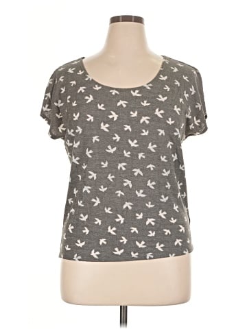 Forever 21 Plus Short Sleeve T-Shirt (view 1)