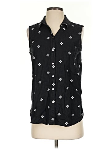 Croft & Barrow Sleeveless Button-Down Shirt (view 1)