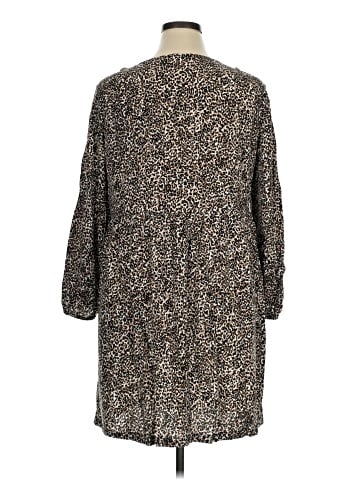 Old Navy Casual Dress (view 2)