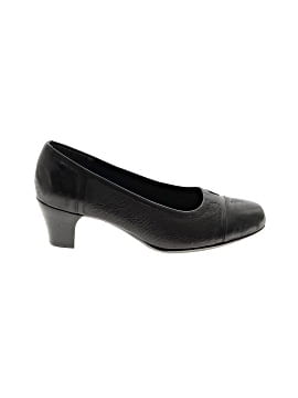 Munro American Heels (view 1)
