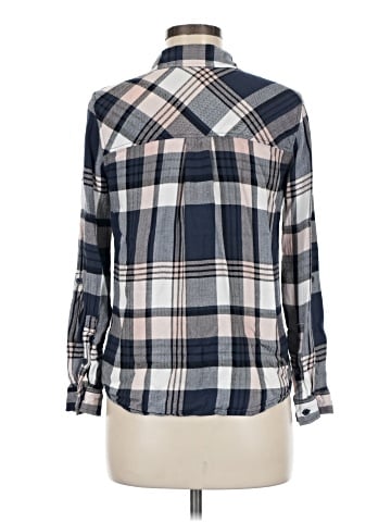 Romeo & Juliet Couture Long Sleeve Button-Down Shirt (view 2)